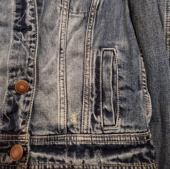Women's American Eagle Outfitters Size Small Jean Jacket - Picture 5 of 9